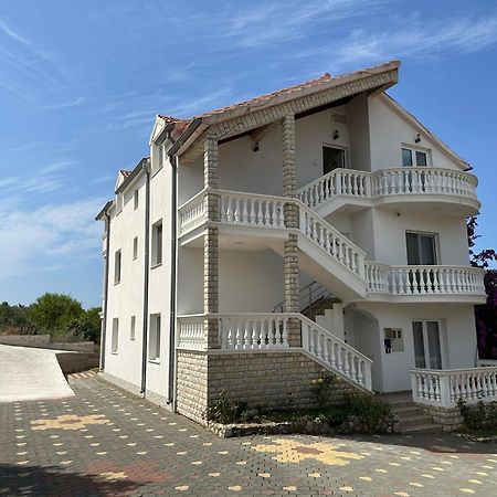 Apartmani Ljubica, Murter Exteriör bild