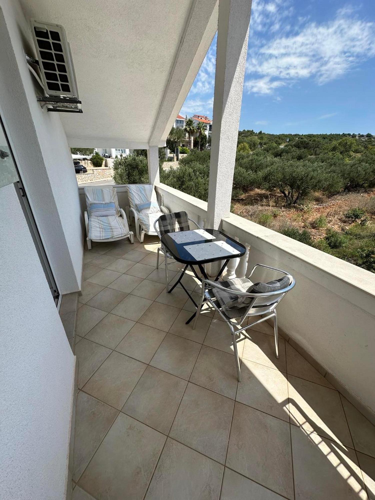 Apartmani Ljubica, Murter Exteriör bild